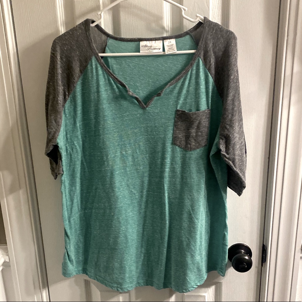 Gray/Teal Tee